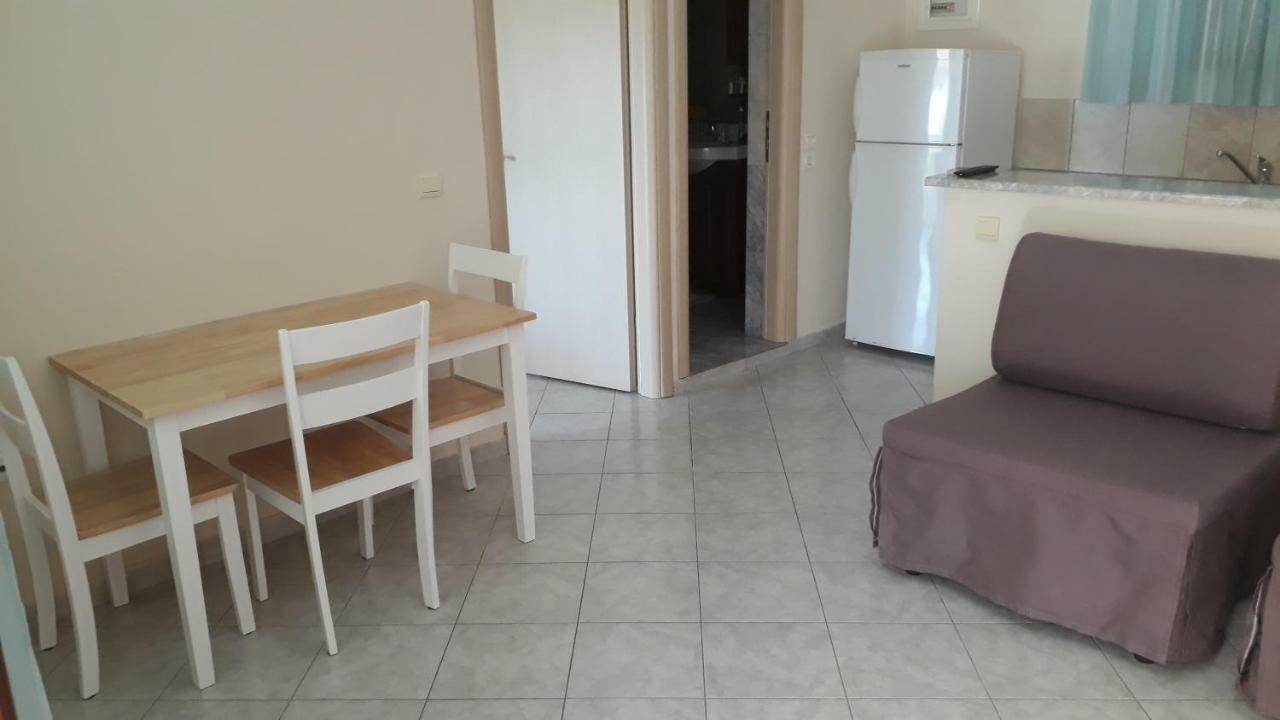 La Casa Di Nonna Anna Aparthotel Nikiana Luaran gambar